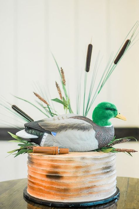 Lake Theme Wedding, Duck Hunting Cakes, Grooms Cake Hunting, Cake Duck, One Lucky Duck Birthday, Lucky Duck Birthday, Grooms Cake Tables, Hunting Birthday Cakes, Duck Wedding