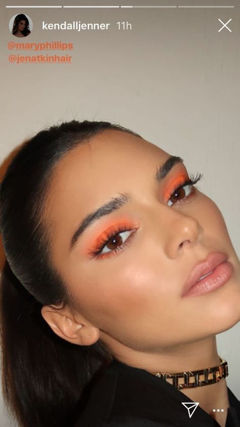 Trucco Glam, Makeup Cantik, Kendall Jenner Makeup, Model Tips, Neon Eyeshadow, Maquillage On Fleek, Orange Eyeshadow, Jenner Makeup, Orange Makeup