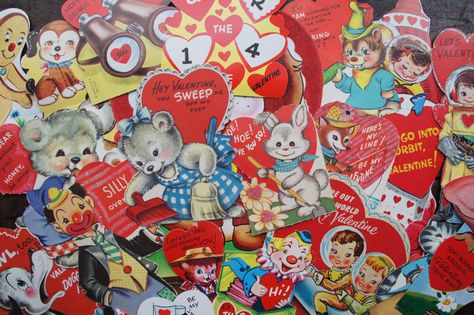 Valentines Day Cards ~ Lot of 38 ~ Used ~ Vintage by smileitsvintage on Etsy Valentine Collage, Retro Umbrella, Hello Kitten, Flower Power Hippie, Mid Century Modern Christmas, Victorian Valentines, Retro Pillows, Valentines Day Cards, Vintage Valentine Cards