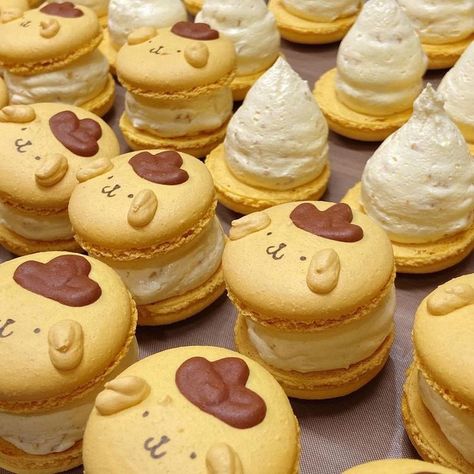 Macaron Cute, Cute Macarons, Macaron Ideas, Sanrio Aesthetic, Kawaii Cooking, Cute Baking, Cute Snacks, Kawaii Food, Cute Desserts