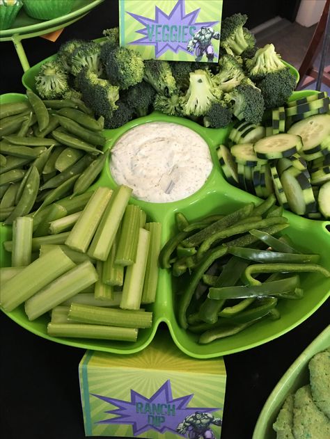 Hulk Party Food Ideas, Hulk Birthday Party Snacks, Incredible Hulk Birthday Party Ideas, Hulk 2nd Birthday Party, Marvel Themed Birthday Party Food, Hulk Birthday Food Ideas, Hulk Themed Food, Avenger Party Food, The Hulk Birthday Party Ideas