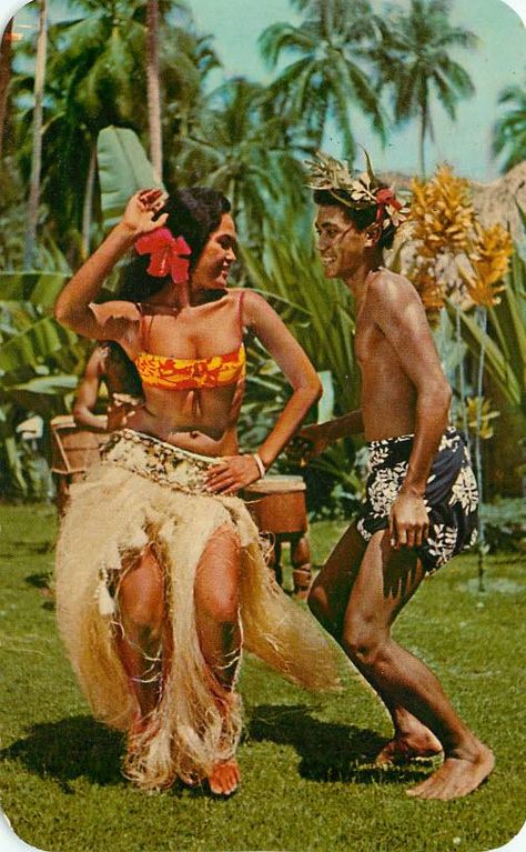 Tamure Tiki Wedding, Tiki Fashion, Vintage Hawaii Photography, Tahitian Dance, Polynesian Dance, Moody Vintage, Aloha Party, Summer Club, Hawaii Art