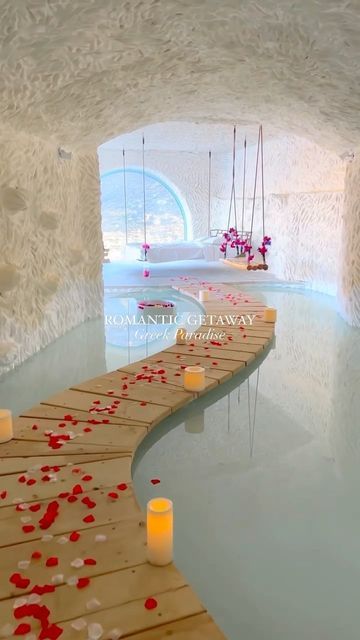 Honeymoon Rooms, Romantic Hotel Rooms, Moon Hotel, Luxury Resort Hotels, Luxury Hotel Room, Honeymoon Places, Luxury Wedding Decor, Hotel Room Design, Romantic Hotel