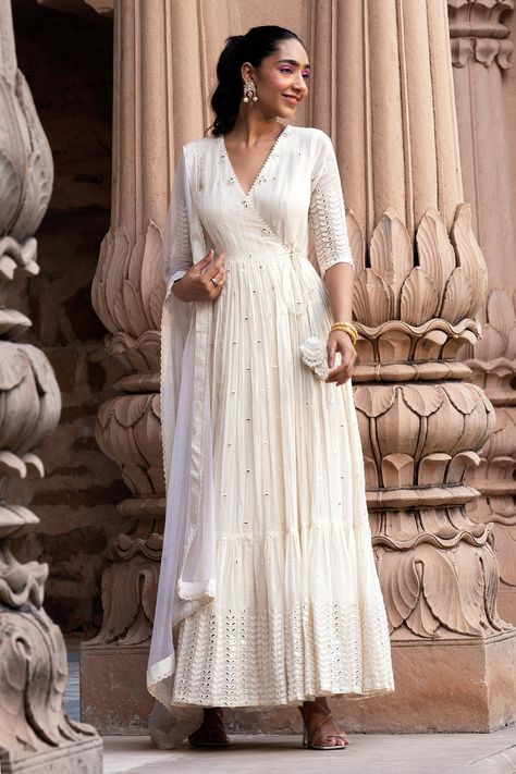 Offwhite Anarkali Party Wear, White Anarkali Dress Pattern, Off White Chikankari Suit, Onam Churidar Design, Off White Churidar Designs, Anarkali Styling Ideas, Off White Suits Women Indian, White Angrakha Anarkali, White Kurta Outfits Women