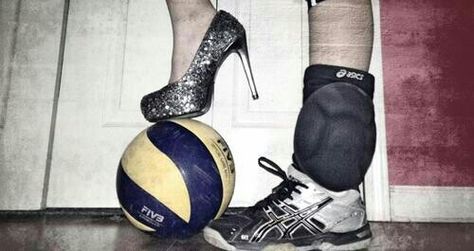 We're doing this for my #senior pictures Volleyball but i would have my softball cleat on the other foot Ball Pictures, Volleyball Photography, Volleyball Senior Pictures, Softball Cleats, Volleyball Inspiration, Parisienne Chic, Volleyball Pictures, Foto Poses, Basketball Pictures