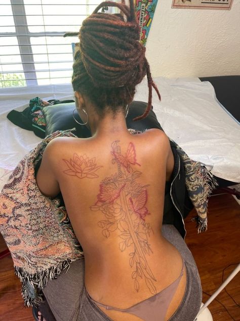 Girl Spine Tattoos, Back Tattoo Women Spine, Feminine Back Tattoos, Tattoo Ideas Inspiration, Spinal Tattoo, Spine Tattoo Ideas, 16 Tattoo, Girl Back Tattoos, Black Girls With Tattoos