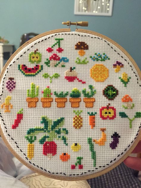 Various plants Small Plant Cross Stitch, Cross Stitch Clothing, Cross Stiches Ideas Easy, Tiny Cross Stitch Patterns, Plants Cross Stitch, Beginner Cross Stitch, Cross Stitch Beginner, Embroidery Hoop Wall Art, Tiny Cross Stitch