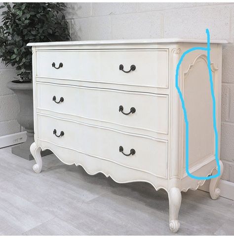 Bright Boho Living Room, French Style Bedroom Furniture, French Style Home, French Painted Furniture, Style Chest Of Drawers, French Style Bedroom, Shabby Chic Bedroom Furniture, Chest Of Drawers Bedroom, White Chest Of Drawers