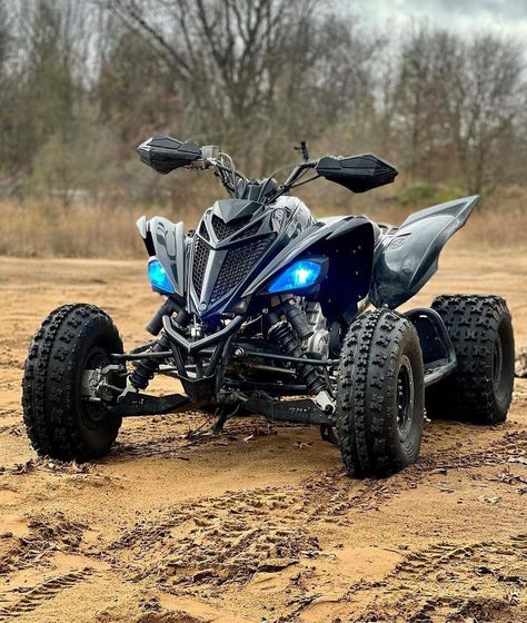 Atvs 4 Wheelers, Atv Quads Yamaha, Camaro Concept, Atv Four Wheelers, Atv Motocross, Homemade Go Kart, Quad Bikes, Four Wheeling, Cool Dirt Bikes