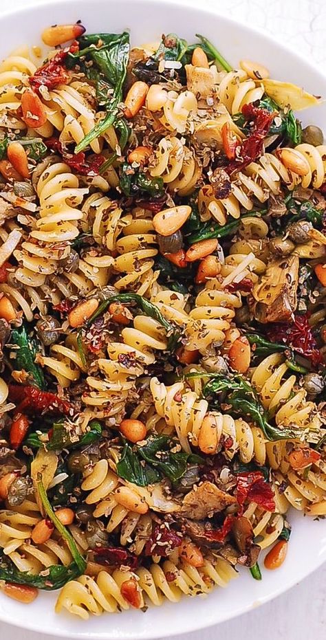 Vegetarian Pasta Dishes, Pasta With Spinach, Spinach Pasta, Vegetarian Pasta, Pasta Salads, Sun Dried Tomatoes, Tikka Masala, Italian Pasta, Pasta Dish