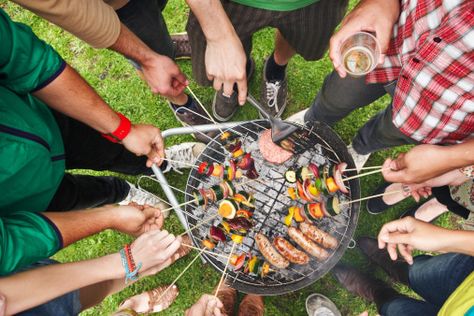 10) party idea: barbecue party, everyone bring stuff to throw on the grill, plate it all up and share Summer Barbeque Party, Summer Grill Party, Backyard Bbq Grill, Portable Bbq Grill, Backyard Bbq Party, Summer Barbeque, Barbeque Party, Grill Party, Barbecue Party