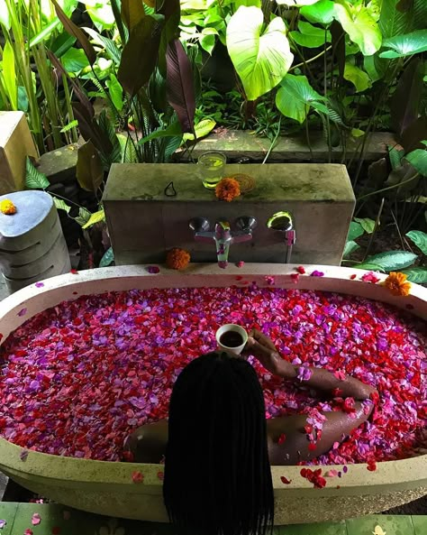 Bali Flower Bath, Aesthetic Nature Photography, Kyoto Japan Travel, Bali Trip, Bali Vacation, Middle East Travel, Flower Bath, Hair Afro, Woman Hair