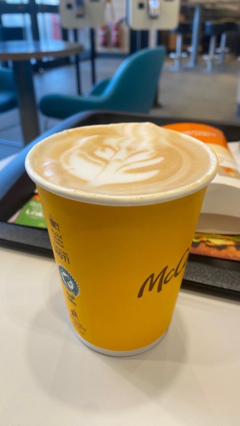 enjoy this early morning latte coffe from mc donalds Mc Cafe, Mcdonalds Coffee, Night Rides Car, Coffee Flavors, Coffee Flavor, Autumn Cozy, Coffee Love, Early Morning, Coffee Lover