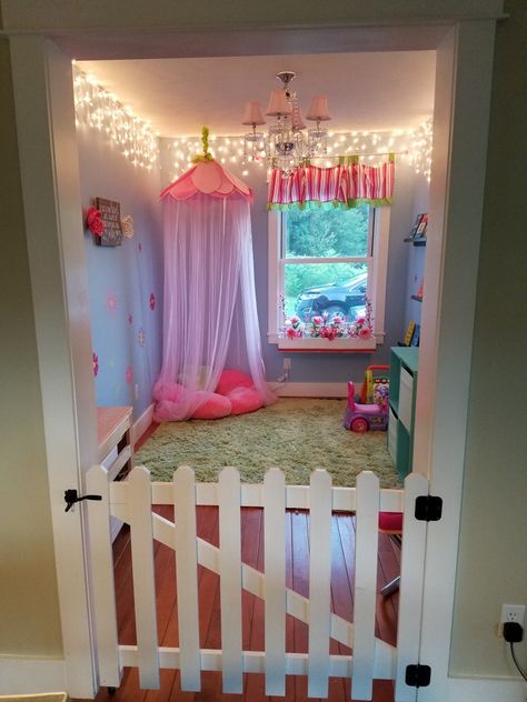 Girl Play Room Idea, Toddler Bedroom Playroom Combo, Playroom Themes Pink, Barbie Corner Playroom, Princess Room Outdoor Play Equipment, Garden Playroom, Toddler Girl Bedroom Themes Flowers, Closet Playroom, Girls Room Diy