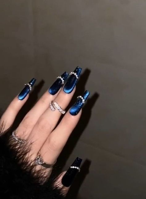 Dark Blue Press On Nails, Nails Acrylic Navy Blue And Silver, Black And Blue Sparkle Nails, Yale Blue Nails, Nail Ideas Coffin Blue, Black Blue Nails Ideas, Quinceanera Nails Navy Blue, Dark Nails Acrylic Design, Dark Blue Nails Acrylic Coffin Long