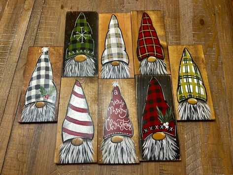 Painting Gnomes On Wood, Christmas Knomes, Scape Painting, Gnome Paint, Christmas Craft Show, Christmas Diy Wood, Christmas Wooden Signs, Christmas Canvas Art, Easy Christmas Ornaments