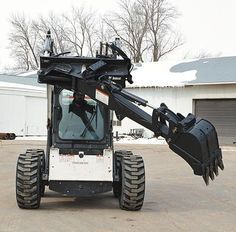 Bobcat Attachments, Dirt Bike Track, Bobcat Equipment, Small Excavator, Skid Loader, Skid Steer Attachments, Tractor Idea, Cat Years, Bobcat Skid Steer