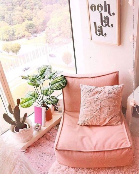 Love this serene meditation corner idea #meditation #homedecor Meditation Space In Bedroom Cozy Corner, Meditation Nook, Zen Corner, Cosy Reading, Meditation Room Decor, Meditation Corner, Zen Room, Uo Home, Casa Vintage