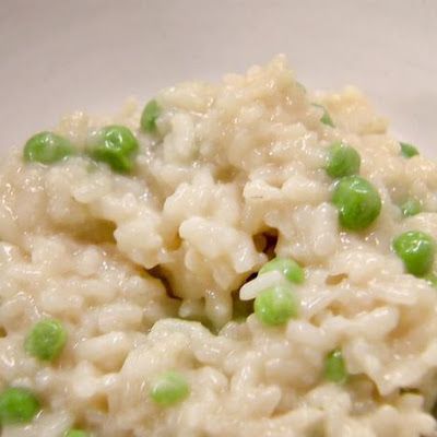 Easy Parmesan Risotto (Ina Garten) @keyingredient #cheese #chicken #easy Easy Parmesan Risotto, Oven Risotto, Filet Mignon Chorizo, Risotto Parmesan, Easy Risotto, Parmesan Risotto, Seafood Risotto, Ina Garten Recipes, Risotto Recipe