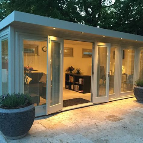 Contemporary Garden Rooms, Garden Room Ideas, Garden Cabins, Summer House Garden, Backyard Studio, Backyard Office, Backyard Sheds, Contemporary Garden, Garden Studio