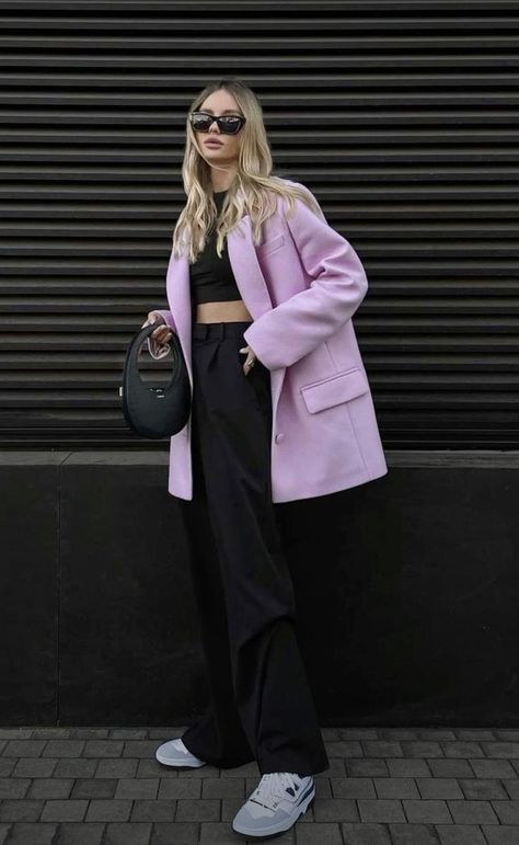 Bold Blazer Outfit, Lilac Work Outfit, Lilac Coat Outfit, Blazer Lila Outfits, Lilac Blazer Outfit, Pink Blazer Outfit Casual, Lilac Outfit Ideas, Purple Blazer Outfit, Lilac Blazer