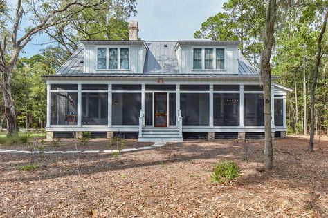 Coastal Signature Homes | South Carolina Custom Home Builders Carribean Colors, Back Porch Door, Screened Front Porches, Low Country Cottage, Low Country House, Bush House, Island Cottage, Screened Porch Designs, Porch Door