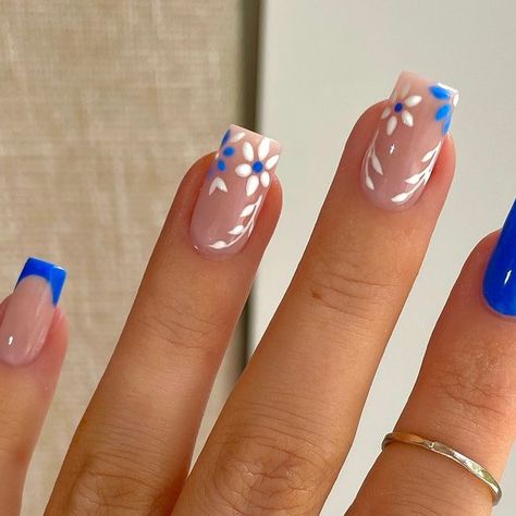 𝐇𝐚𝐧𝐧𝐚𝐡 𝐓𝐚𝐲𝐥𝐨𝐫 on Instagram: "#ad Blue Blooms 💙 ___________________  Using @the_gelbottle_inc  ✿ BIAB NU03 ✿ Blue Steel ✿ Michelle  ✿ Daisy studio gel" Mamma Mia Inspired Nails, Debs Nails, Mamma Mia Nails, Hannah Taylor, Girly Nails, Holiday Acrylic Nails, Classic Nail, 2023 Nails, Simple Gel Nails