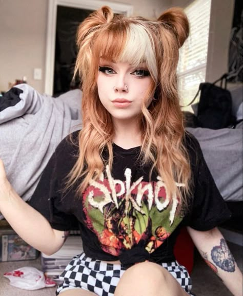 Cheveux Oranges, Split Dyed Hair, Ginger Hair Color, Edgy Hair, Alternative Hair, Hair Color And Cut, Dye My Hair, Hair Dye Colors, Hair Inspiration Color