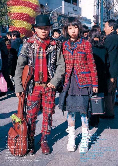 Harajuku Fashion Street 90s, Harakuju Fashion, 90s Harajuku Fashion, Kawaii Street Fashion, 90s Harajuku, East Asian Fashion, Harajuku Street Style, Fruits Magazine, Tartan Fashion