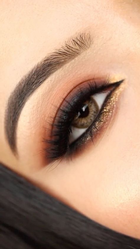 Bridal Makeup Bronze Smokey Eye, Black And Gold Eye Makeup Simple, Sultry Smokey Eye, Smokey Nude Eye Makeup, Sultry Makeup For Brown Eyes, Bronze Eyeshadow Looks, Bronze Smokey Eye Makeup, Deep Set Eye Makeup, Smoky Brown Eye Makeup