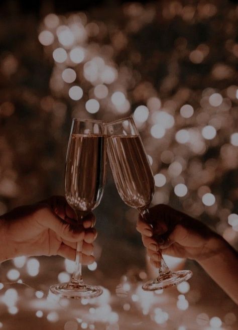 New Year Photoshoot Ideas, New Years Wallpapers Aesthetic, Tumblr Lockscreen, New Year's Eve Wallpaper, New Year Logo, New Year Photoshoot, White Filter, Aesthetics Tumblr, New Years Traditions