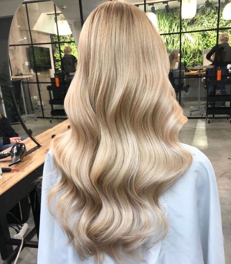 Beautiful Wedding Hair, Fall Hair Trends, Blonde Hair Looks, Wedding Hair Inspiration, Brown Blonde Hair, Long Blonde, Bridal Hair And Makeup, Long Blonde Hair, Hair Vine