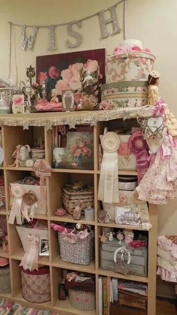 . Shabby Chic Craft Room, Classy Bathroom, Muebles Shabby Chic, Shabby Chic Shelves, Bathroom Picture, Decoration Shabby, Estilo Shabby Chic, Decor Shabby Chic, Shabby Chic Crafts