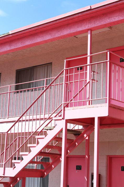 Motel Aesthetic, 50s Beach, Pink Motel, Art Deco Hotel, Casa Exterior, Endless Summer, Summer Of Love, Boutique Hotel, Girls Night