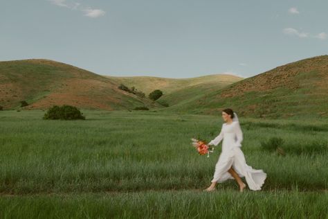 Casual Wedding Aesthetic, Elopement Australia, Casual Wedding Pictures, Effortless Wedding, Elope Aesthetic, Relaxed Wedding Photos, Wedding With Baby, Countryside Wedding Aesthetic, Standing Wedding Ceremony