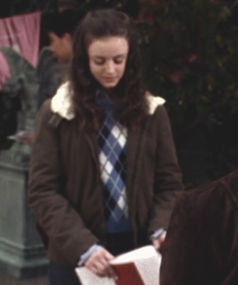 Rory Gilmore Jacket Winter Coats, Rory Gilmore Brown Jacket, Rory Gilmore Coat, Rory Gilmore Jacket, Downtown Fits, Brown Jacket Outfit, Rory Gilmore Style, Gilmore Girls Jess, Emily Gilmore