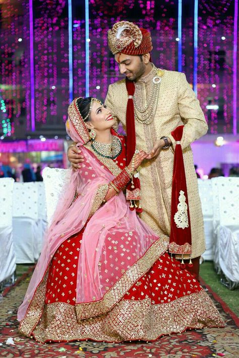 Hindu Wedding Photos, Pose Pengantin, Indian Wedding Pictures, शादी की तस्वीरें, Indian Bride Poses, Indian Bride Photography Poses, Indian Wedding Poses, Bride Photos Poses, Indian Wedding Photography Couples