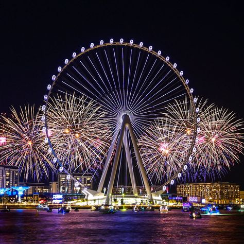 Celebrate New Year in the Sky with Ain Dubai Ring in 2022 in style with the best view of fireworks 250m above Dubai at Bluewaters https://www.eyeofarabia.com/2021/12/09/celebrate-new-year-in-the-sky-with-ain-dubai/ Ain Dubai, Best Fireworks, New Years Dinner, Private Lounge, Burj Al Arab, Island Destinations, Best View, Sky View, Live Entertainment