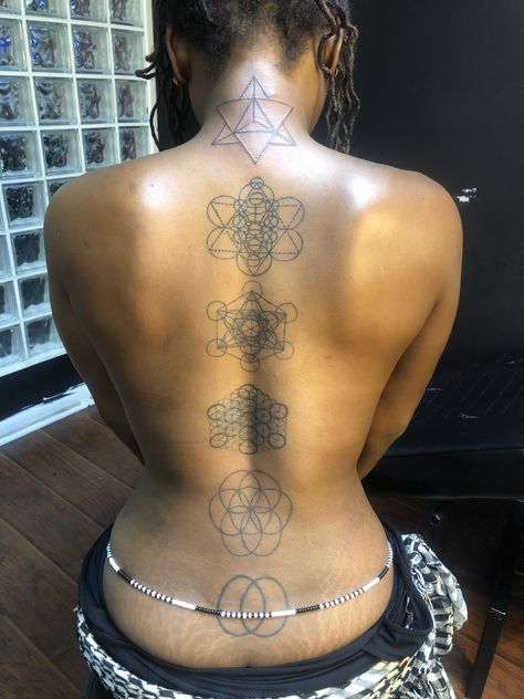 Divine Geometry Tattoo, Spine Spiritual Tattoo, Kundalini Spine Tattoo, Sacred Geometry Flower Tattoo, Sacred Geometry Spine Tattoo, Third Eye Tattoo Ideas Sacred Geometry, Spiritual Geometric Tattoos, Flower Of Life Back Tattoo, Sacred Symbols Tattoo