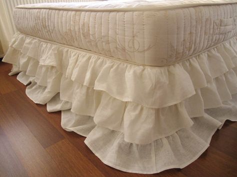 Cottage Style Bedding, Ruffle Bedskirt, Shabby Chic Wardrobe, Boy Bedrooms, Shabby Chic Beach, Shabby Chic Vanity, Shabby Chic Sofa, Style Bedding, Chic Desk