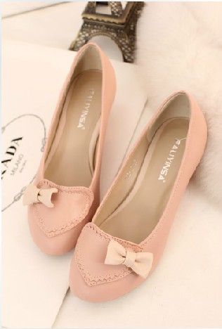 Heart Shoes, Ballerina Shoes Flats, Cute Flats, Office Shoes, Girly Shoes, Shoes Pink, Low Heel Shoes, Small Women, Bow Flats