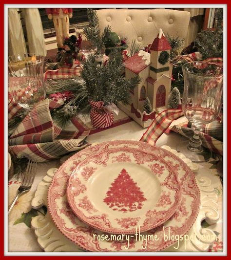 My favorite christmas item my johnson brother dishes my grandma had when I was little and now I keep buying nothing makes a table prettier! Christmas Table Setting, Christmas China, Christmas Dinnerware, Christmas Tablescape, Johnson Bros, Christmas Dishes, Johnson Brothers, Christmas Tablescapes, Christmas Dining