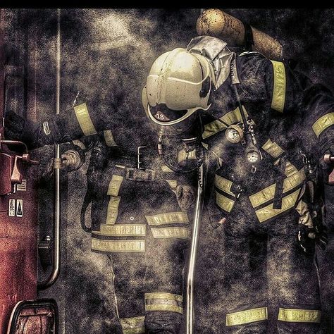 Firefighter Brotherhood, Fire Man, Firefighter Family, Firefighter Paramedic, Firefighter Humor, Firefighter Apparel, Firefighter Love, Fire Fighters, Motivational Pictures