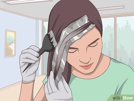 3 Ways to Put Streaks in Your Hair at Home - wikiHow White Streaks In Brown Hair, Ways To Dye Your Hair, Diy Highlights Hair, Hair Dye Techniques, Violet Highlights, Hair Color Placement, Hair Light Brown, Peekaboo Hair Colors, Purple Hair Highlights