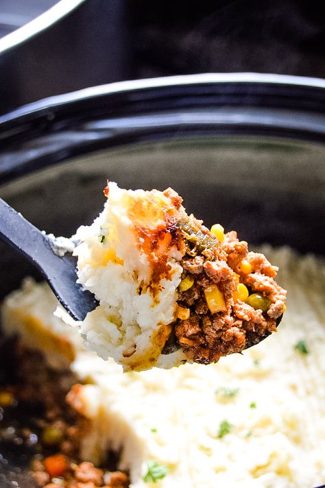 Crock Pot Shepards Pie Ground Beef, Shepards Pie Crock Pot Easy, Slow Cooker Shepards Pie, Slow Cooker Shepherd's Pie, Crockpot Sheppard’s Pie, Paleo Shepherd's Pie, Delicious Mashed Potatoes, Shepherd Pie, Hash Brown Shepherds Pie