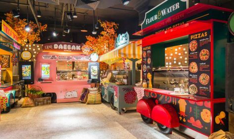 Picnic Restaurant, Food Court Design, Authentic Italian Pizza, Themed Restaurant, Restaurant Booth, Truck Theme, Philips Lighting, Fruit Shop, Stall Designs