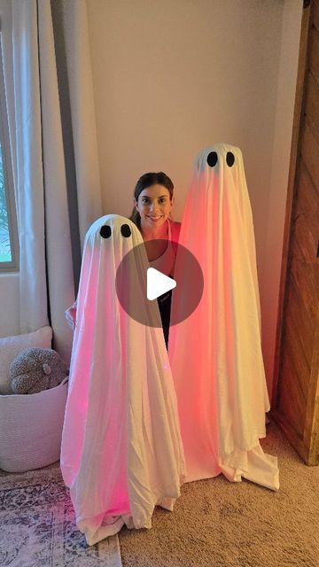 THE STADLERS | DIY + CUSTOM CLOSETS on Instagram: "Want to add some spook-tacular charm to your home interior or front porch without breaking the bank? 🕸️ This DIY sheet ghost is budget-friendly and takes minutes to put together! 💡👻

Tag a friend who loves easy Halloween DIYs, and comment 'BOO' to get the full materials list! 🎃👻 How are you decorating for Halloween this year?

#diyinspiration #diyghost #frontporchdecor #halloweendecor #viralghost #sheetghost #tomatocageghost #halloweendiy #easydiy #falldecor #fallstyle #ghostdecor" Diy Ghost Decoration, Diy Custom Closet, Diy Ghost, Decorating For Halloween, Ghost Diy, Sheet Ghost, Tomato Cages, Ghost Decoration, Halloween This Year