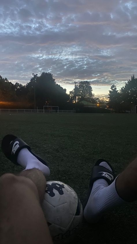 Guy Soccer Aesthetic, Football Guys Aesthetic, Guy Playing Soccer Aesthetic, Soccer Aesthetic Men, Soccer Guy Aesthetic, Football Men Aesthetic, Sports Guy Aesthetic, Night Football Snap, Football Ball Aesthetic