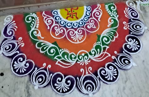 Half Circle Sanskar Bharti Rangoli, Half Sanskar Bharti Rangoli, Lakshmi Pooja Rangoli Designs, Half Rangoli Designs, Half Circle Rangoli Designs, Semi Circle Rangoli Designs, Decorations For Diwali, Circle Rangoli, Rangoli Big