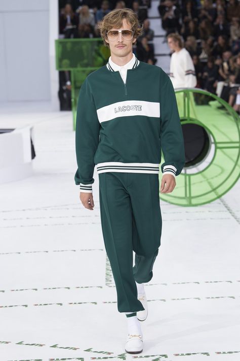 Lacoste Spring 2018 Ready-to-Wear collection, runway looks, beauty, models, and reviews. Lacoste Outfit, Tracksuits For Men, Menswear Runway, Lacoste Men, Dope Fashion, Streetwear Men Outfits, Men Fashion Casual Outfits, Mens Sportswear, Mens Fashion Trends